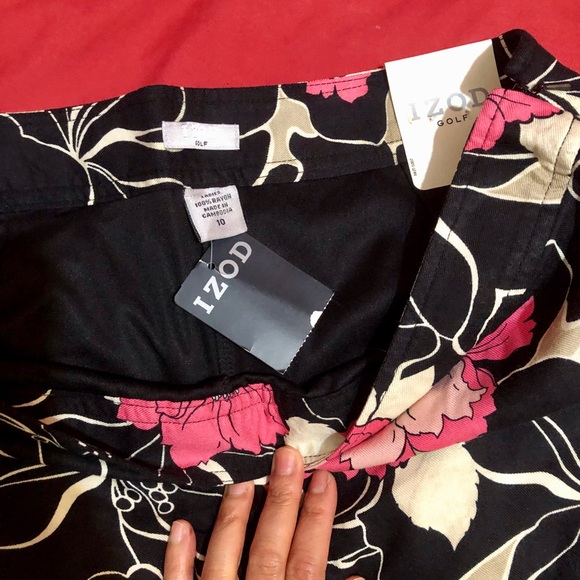 IZOD skirt - Picture 2 of 4
